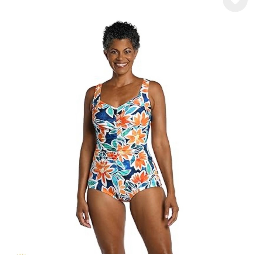 NWT Maxine of Hollywood Womens Shirred Front Girl Leg One Piece Swimsuit